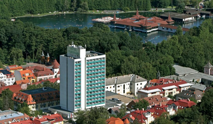 Отель PANORAMA 3*, курорт Хевиз, Венгрия. Отель PANORAMA 3*, курорт Хевиз, Венгрия.