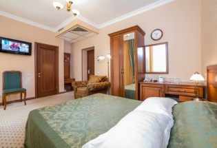 Санаторий Старинная Анапа. Номер Улучшенный/ Kingsize Bed