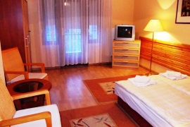 Отель VILLA CITY CENTER 3*, курорт Хевиз, Венгрия.